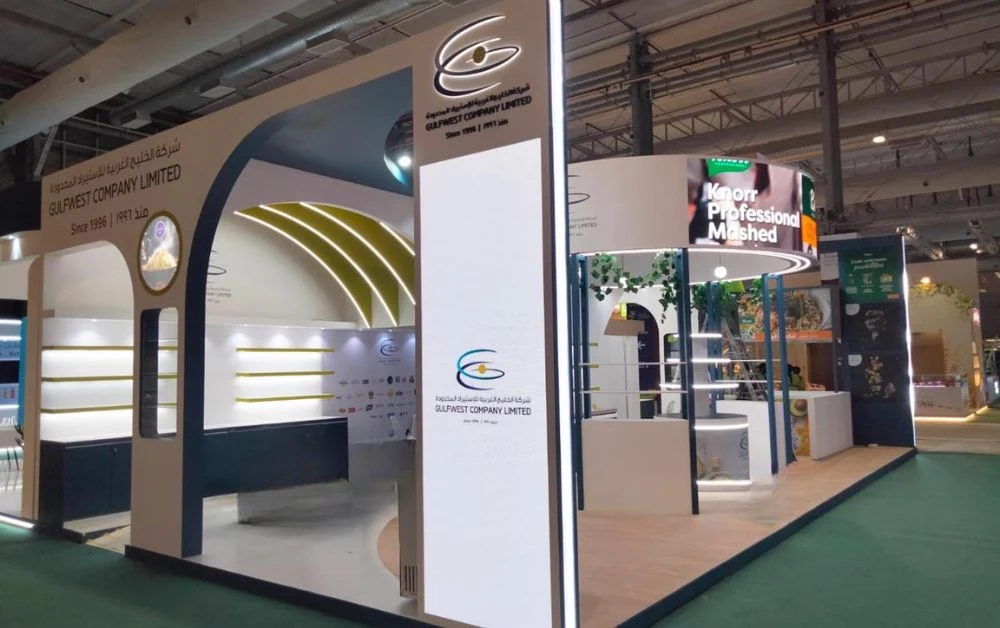 The Fundamental Difference Between Custom and Standard Stands